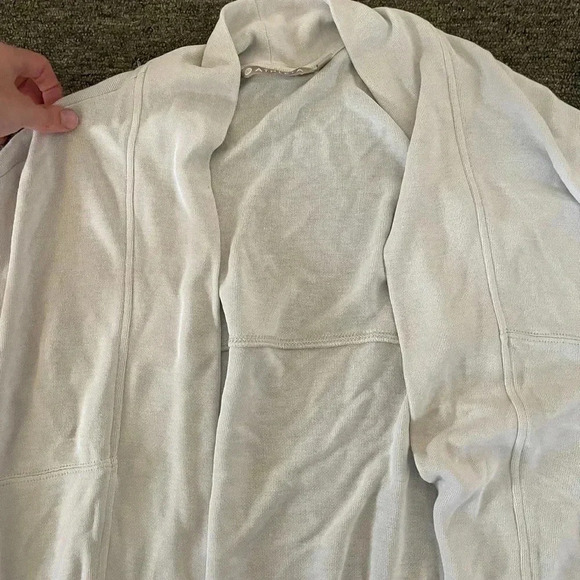 Athleta cream shall oversized cardigan size medium - Picture 3 of 10
